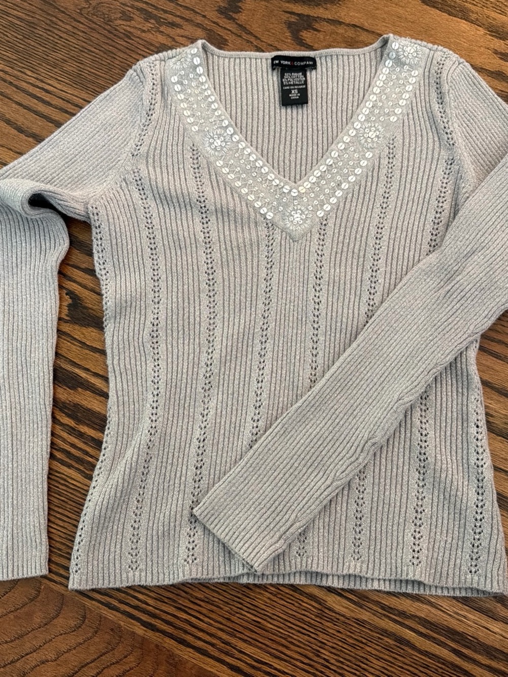 New York & Company Light Gray Embellished V-Neck Ribbed Sweater